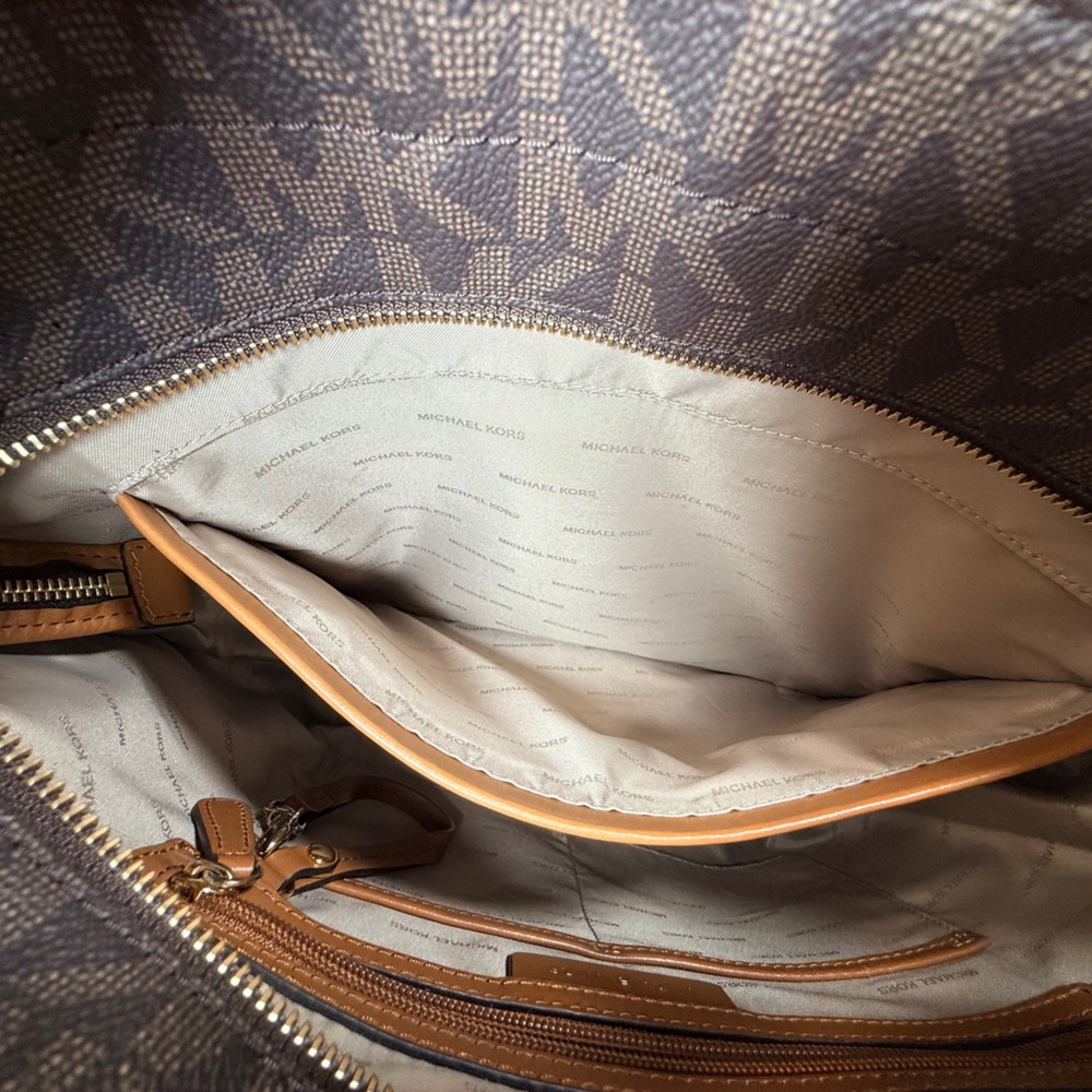 Michael Kors Signature Hayley Large North/South Top Zip Tote - Picture 13 of 14